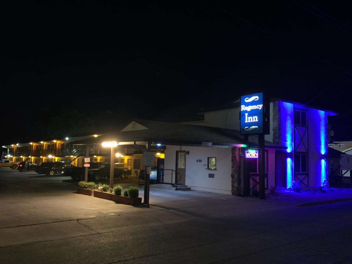Regency Inn Lakeport Екстер'єр фото