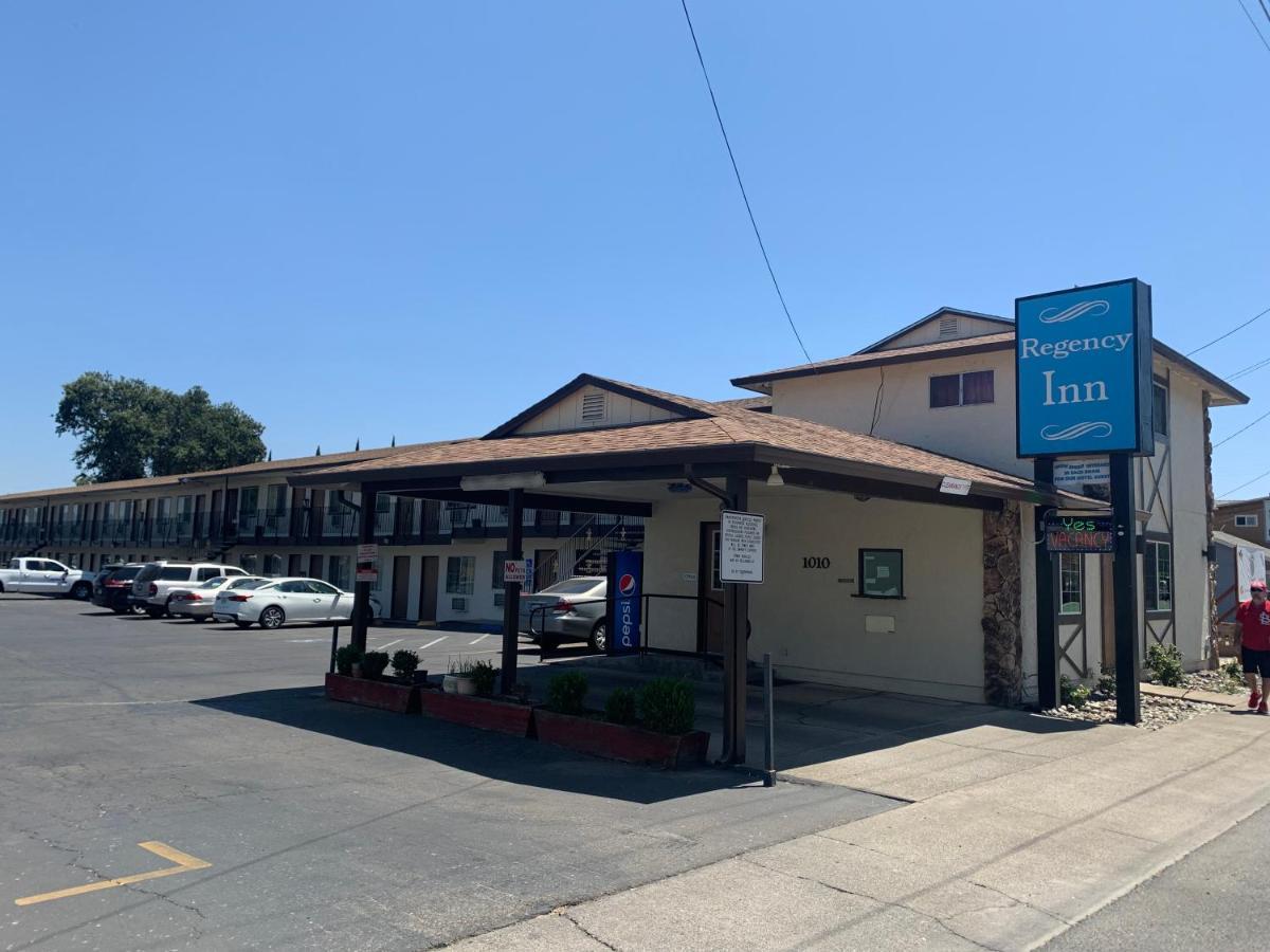 Regency Inn Lakeport Екстер'єр фото