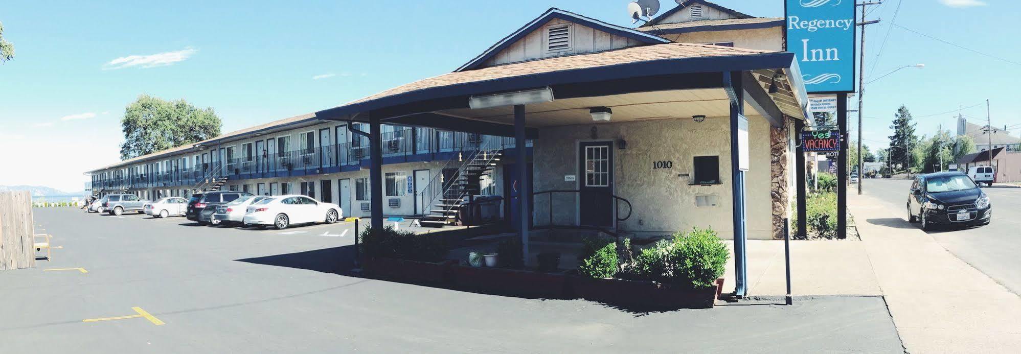 Regency Inn Lakeport Екстер'єр фото